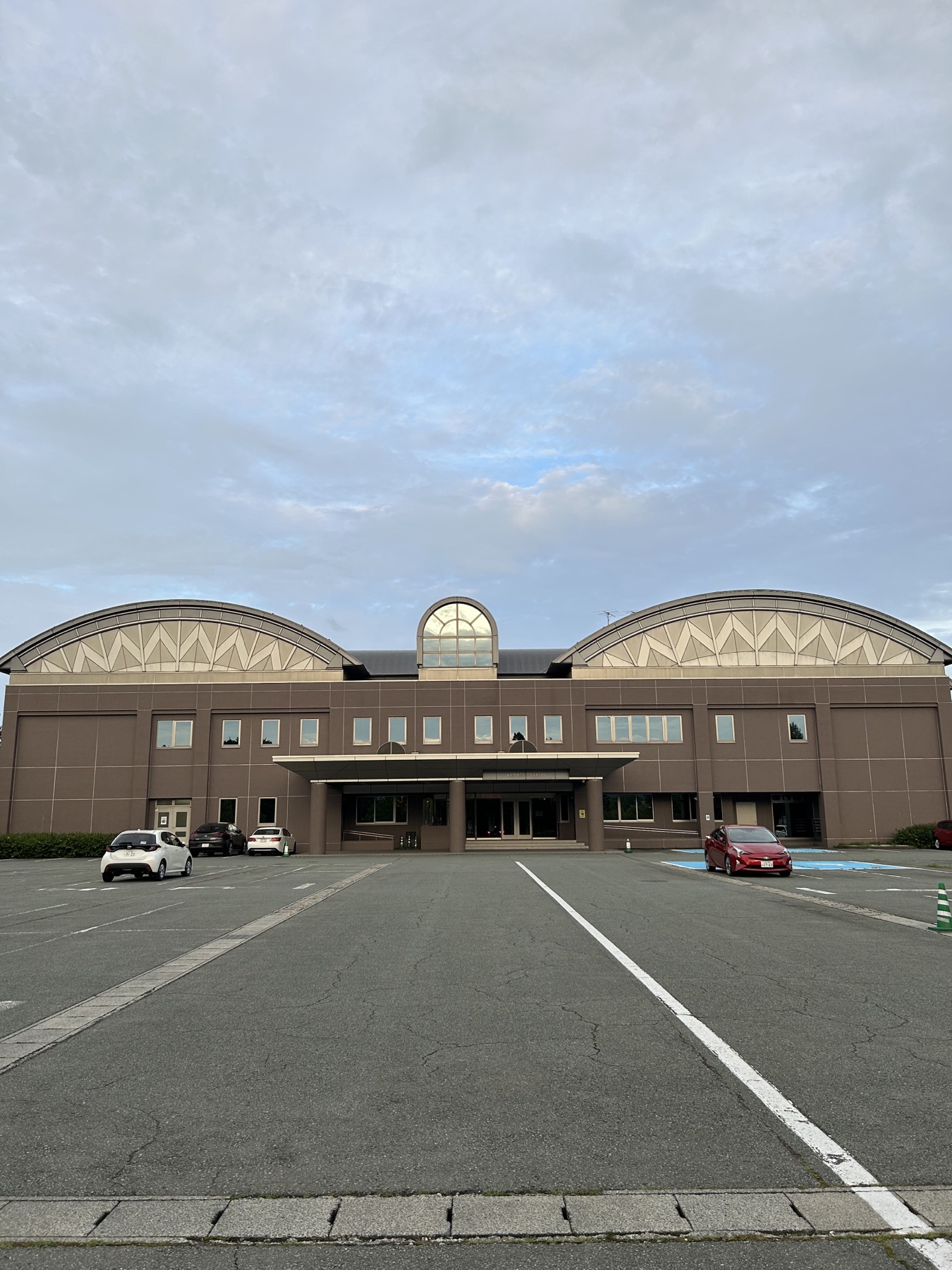 STRATAが入る山形県産業創造支援センターの外観